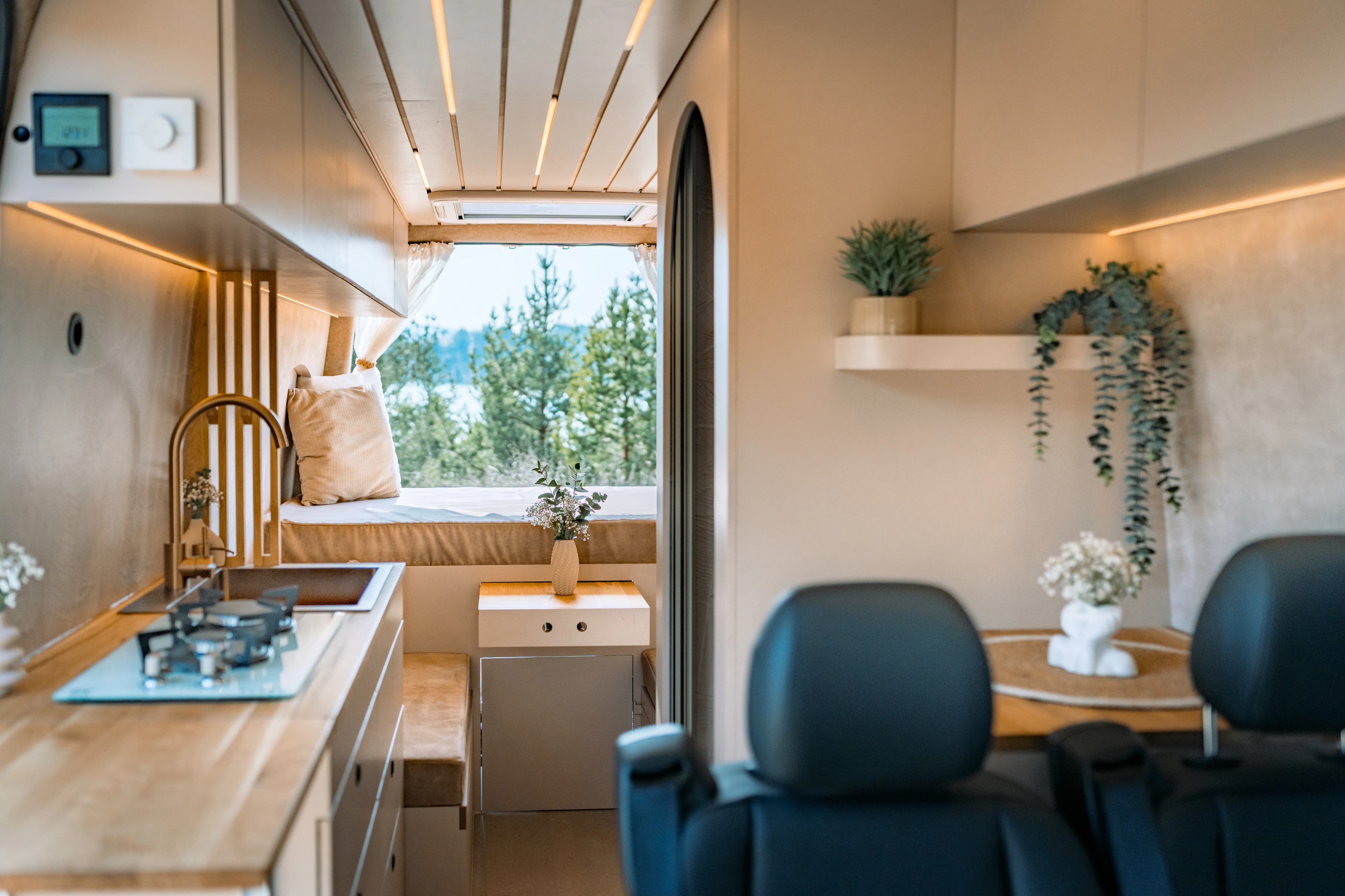 Интериор на кемперван Gypsy Vans